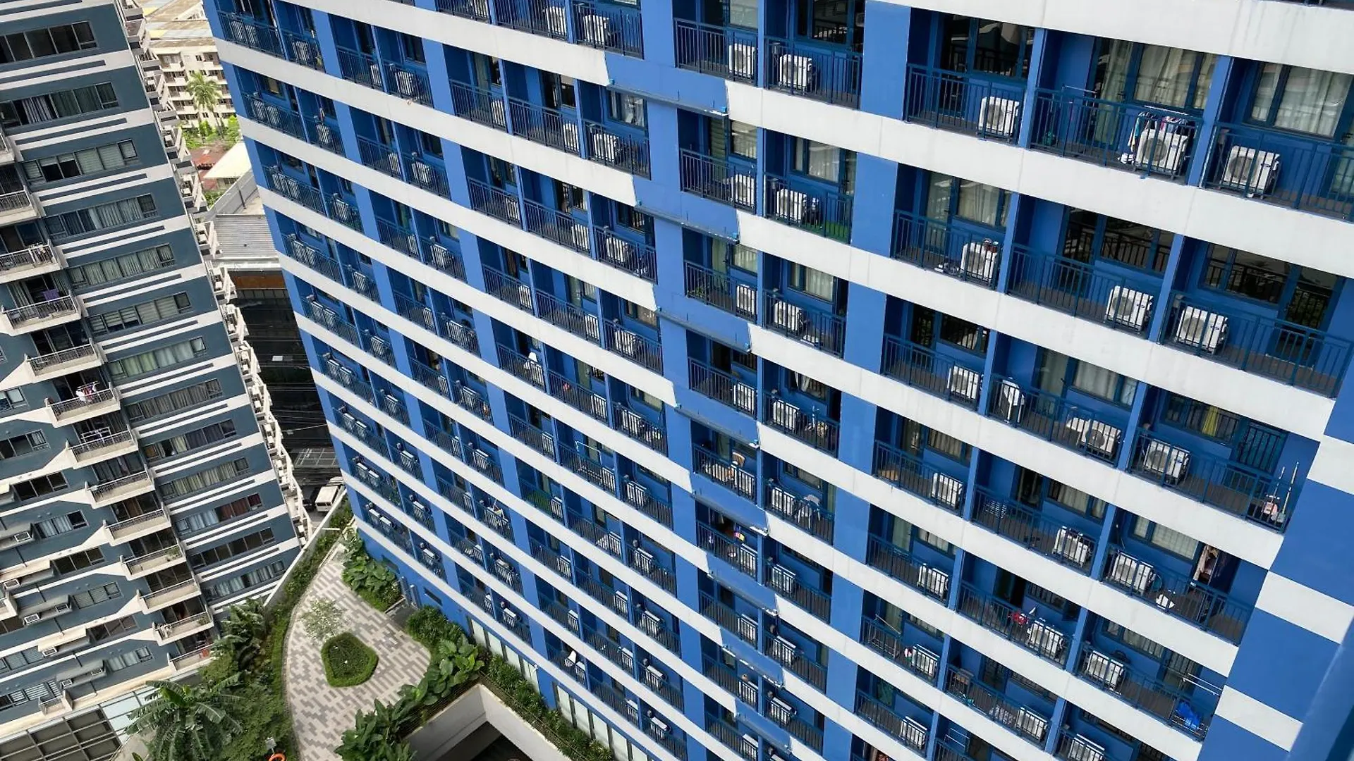 Apartment Air Residence Fantasy Sophisticated Chic Family Living 300 Mbps Fast Manila