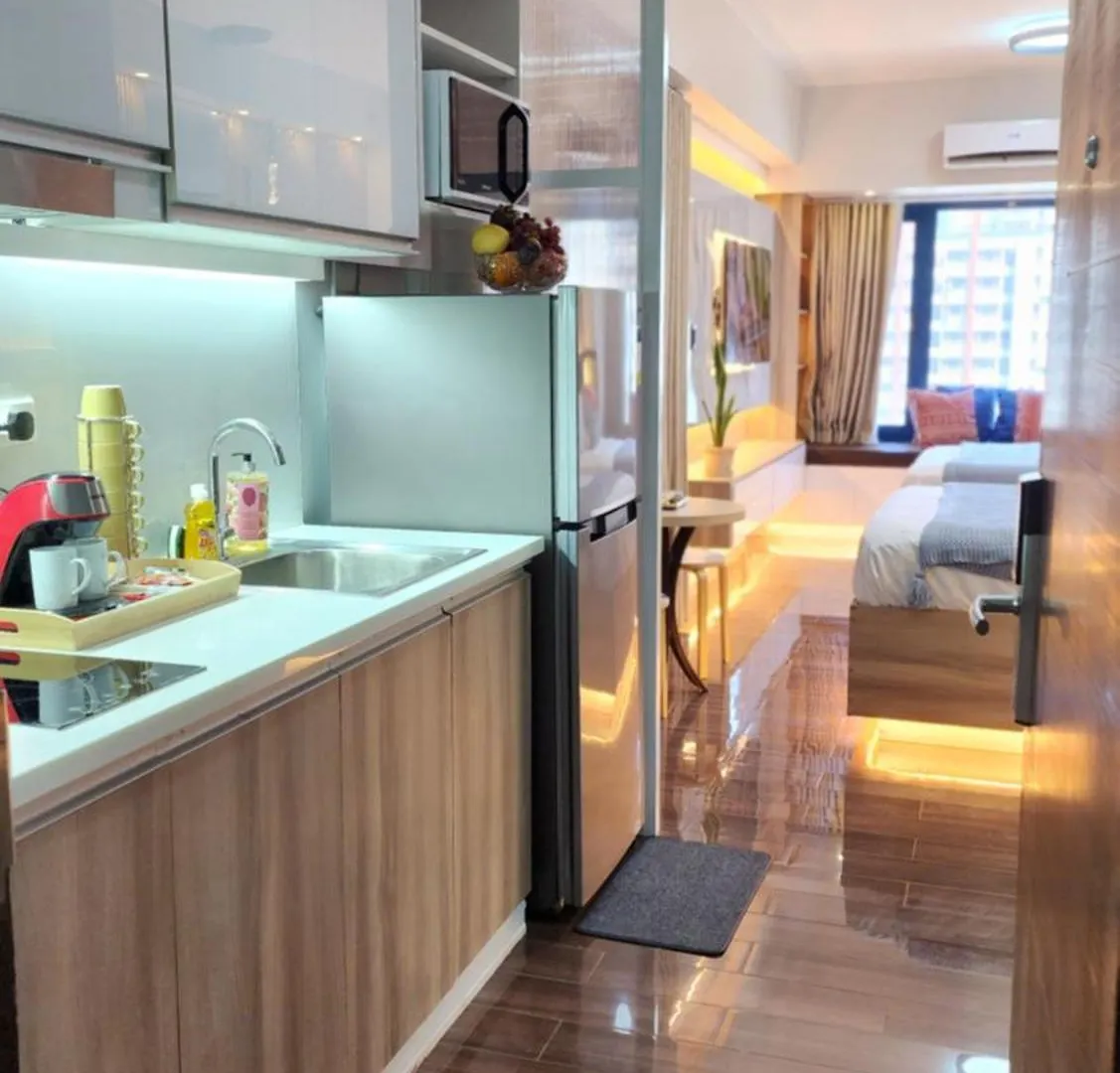 Air Residence Fantasy Sophisticated Chic Family Living 300 Mbps Fast Manila
