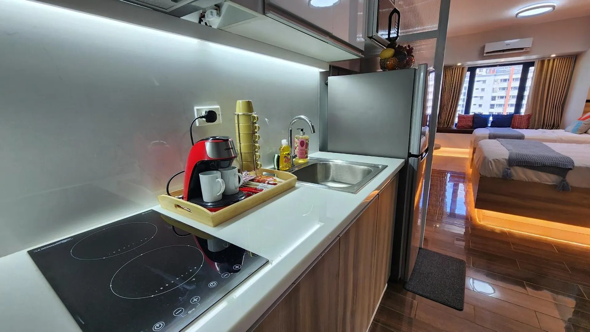 Air Residence Fantasy Sophisticated Chic Family Living 300 Mbps Fast Manila Apartment