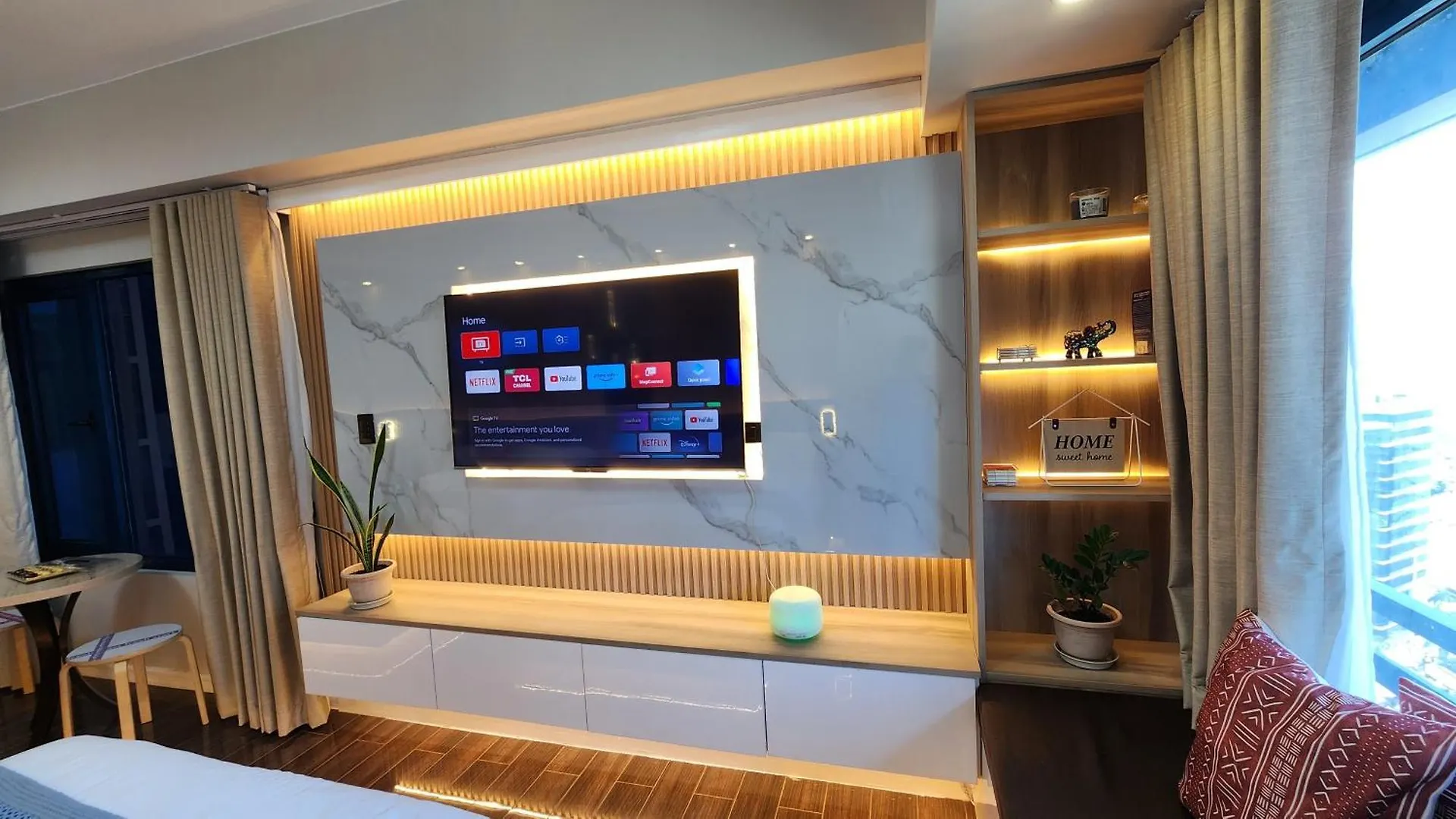 Air Residence Fantasy Sophisticated Chic Family Living 300 Mbps Fast Manila