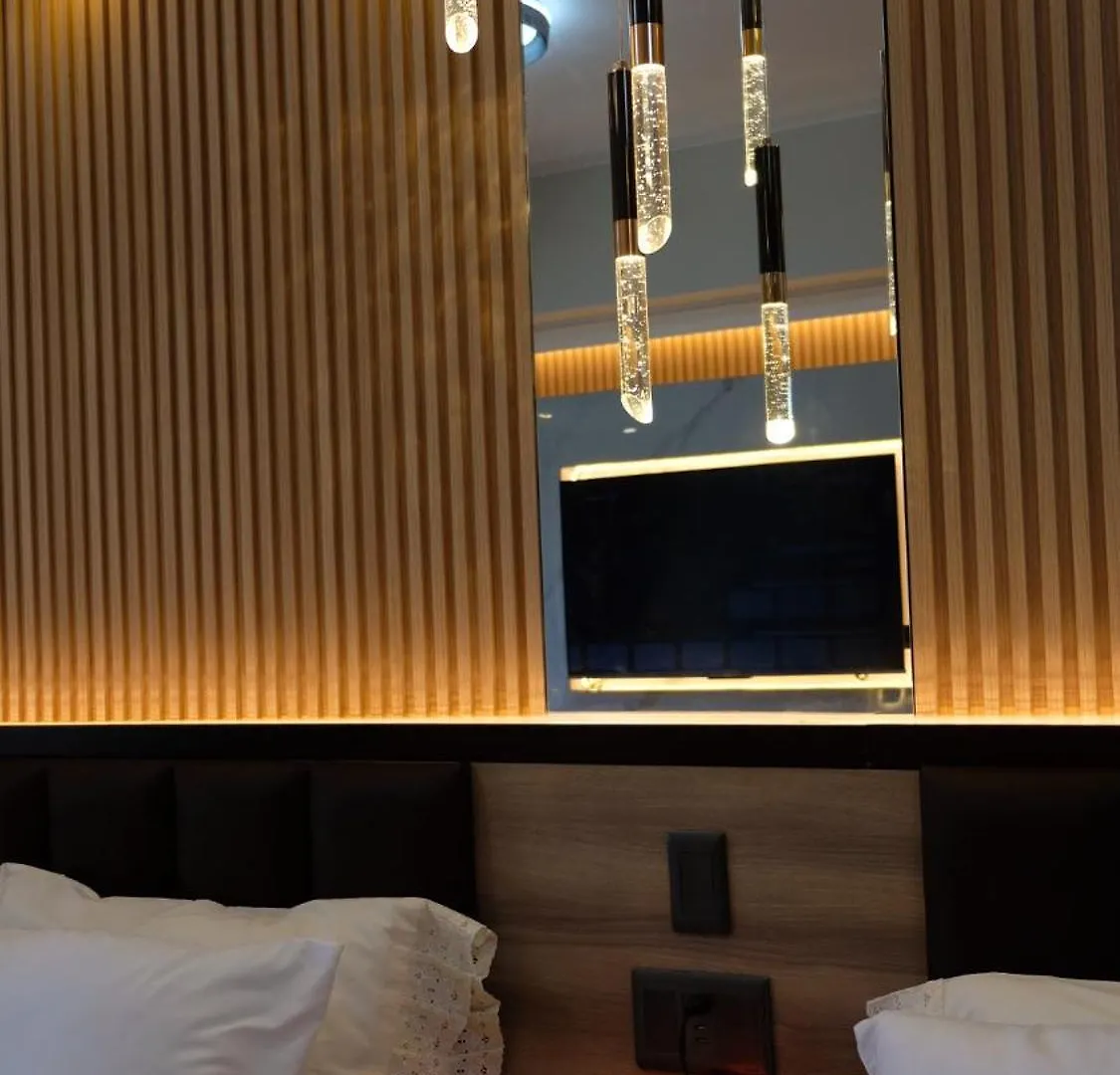 Air Residence Fantasy Sophisticated Chic Family Living 300 Mbps Fast Manila